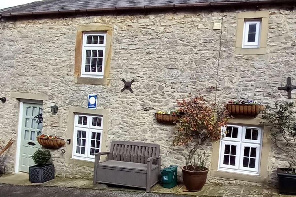 Peak District - 1 Harrow Cottage - Great Longstone Екстер'єр фото